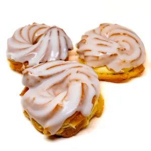 Věneček s fondánem - tradiční čerstvý mini zákusek, cukrárna Ostrava, Karviná a Petřvald