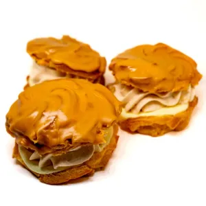 Větrník karamelový - tradiční čerstvý mini zákusek, cukrárna Ostrava, Karviná a Petřvald