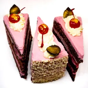 Višňový dort mascarpone - tradiční čerstvý mini zákusek, cukrárna Ostrava, Karviná a Petřvald