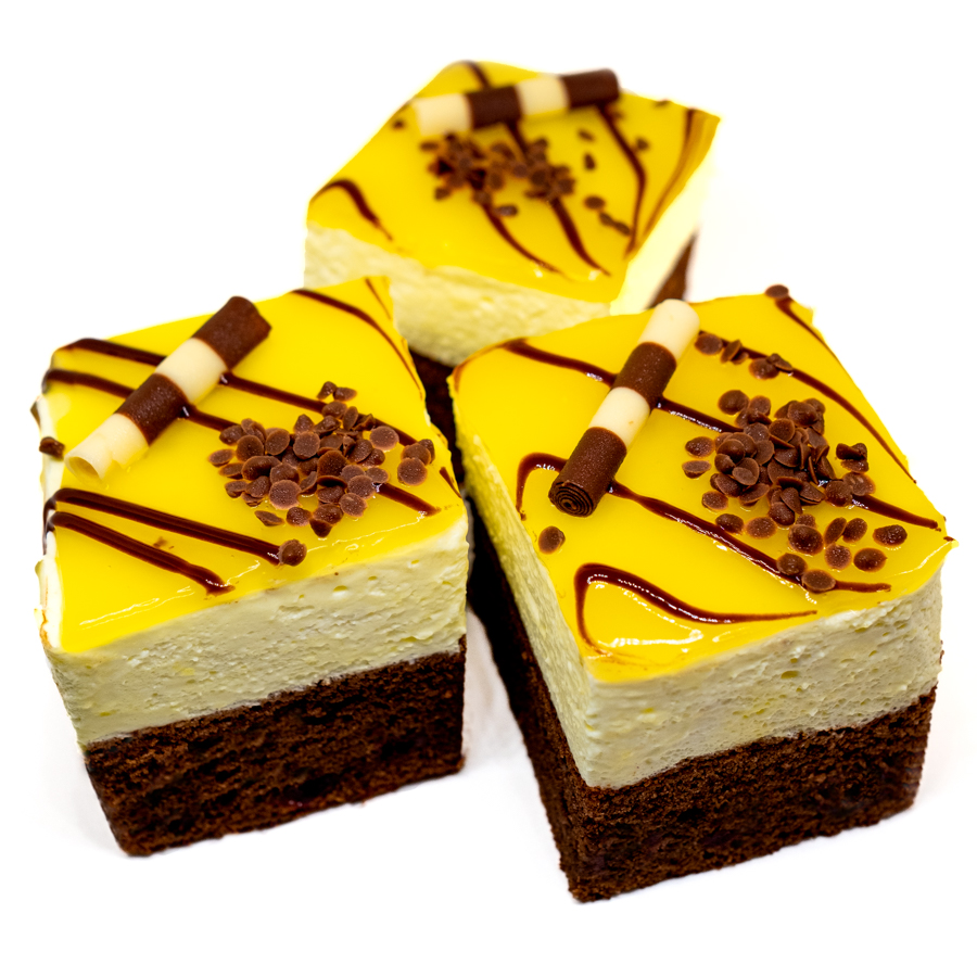 Citrónový řez s ovocem 